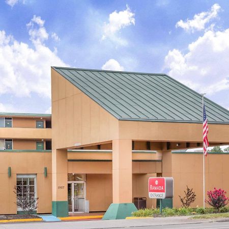 Hotel Ramada By Wyndham Roanoke Exterior foto